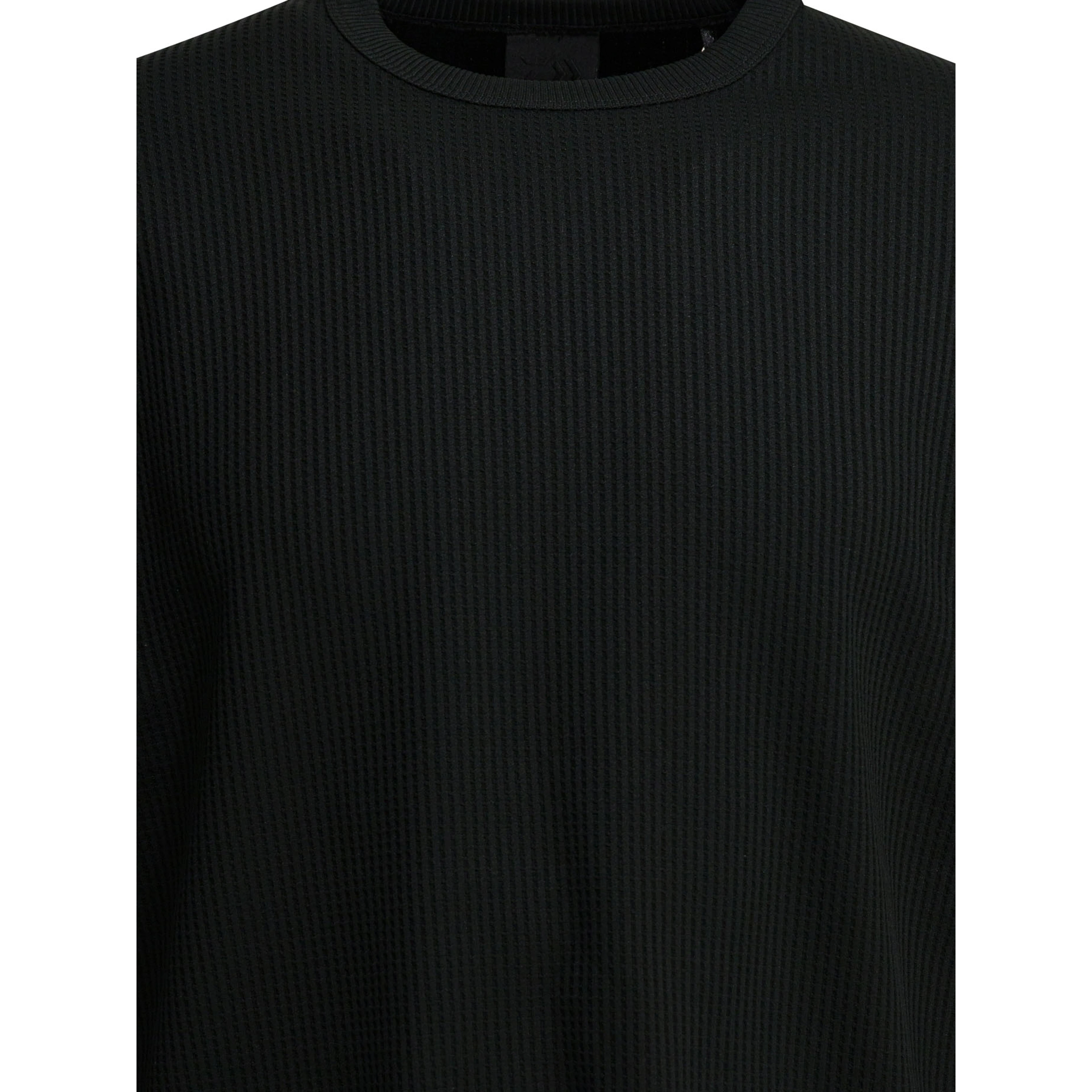 Long-sleeved t-shirt