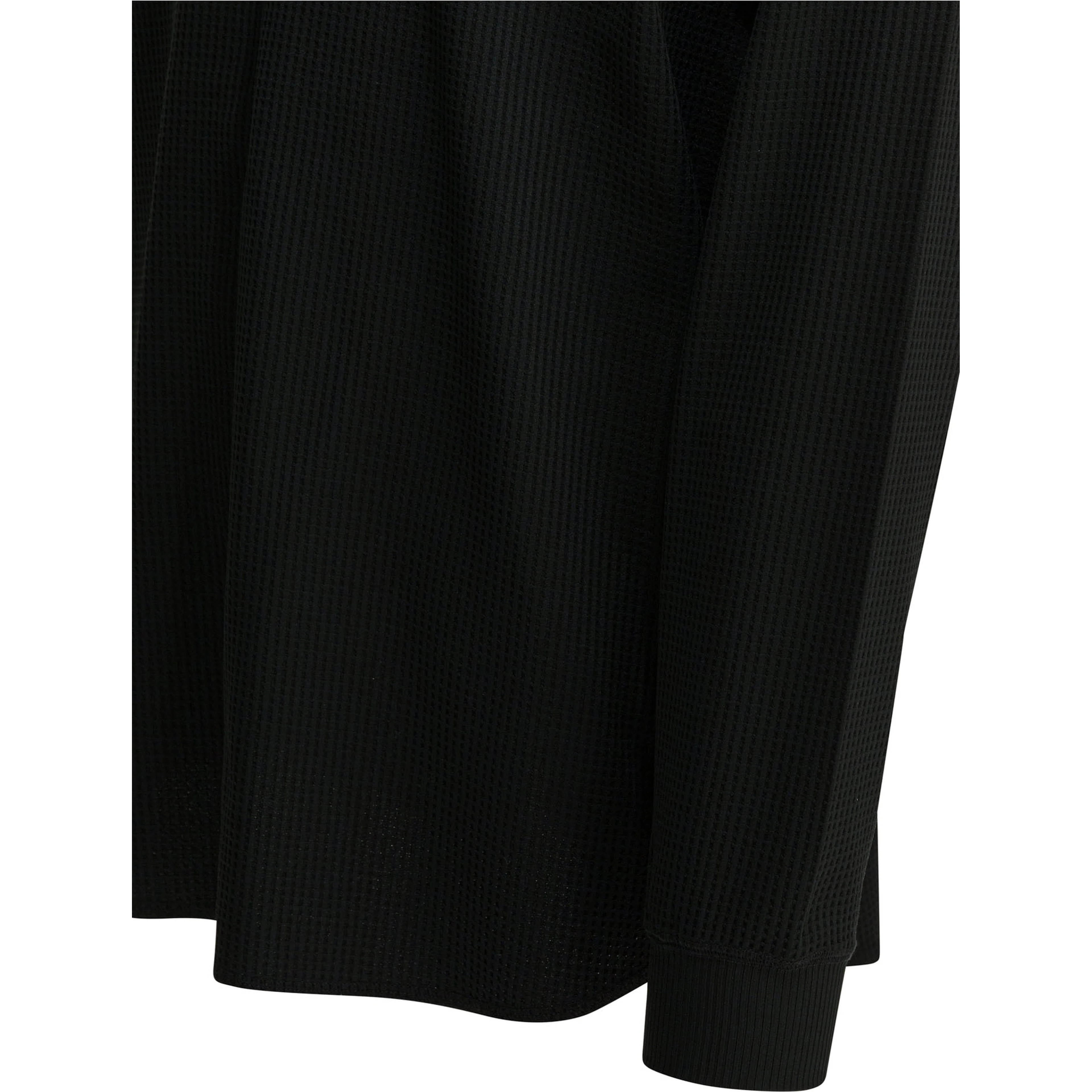 Long-sleeved t-shirt