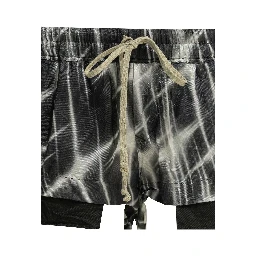 "Fog" Short with laces