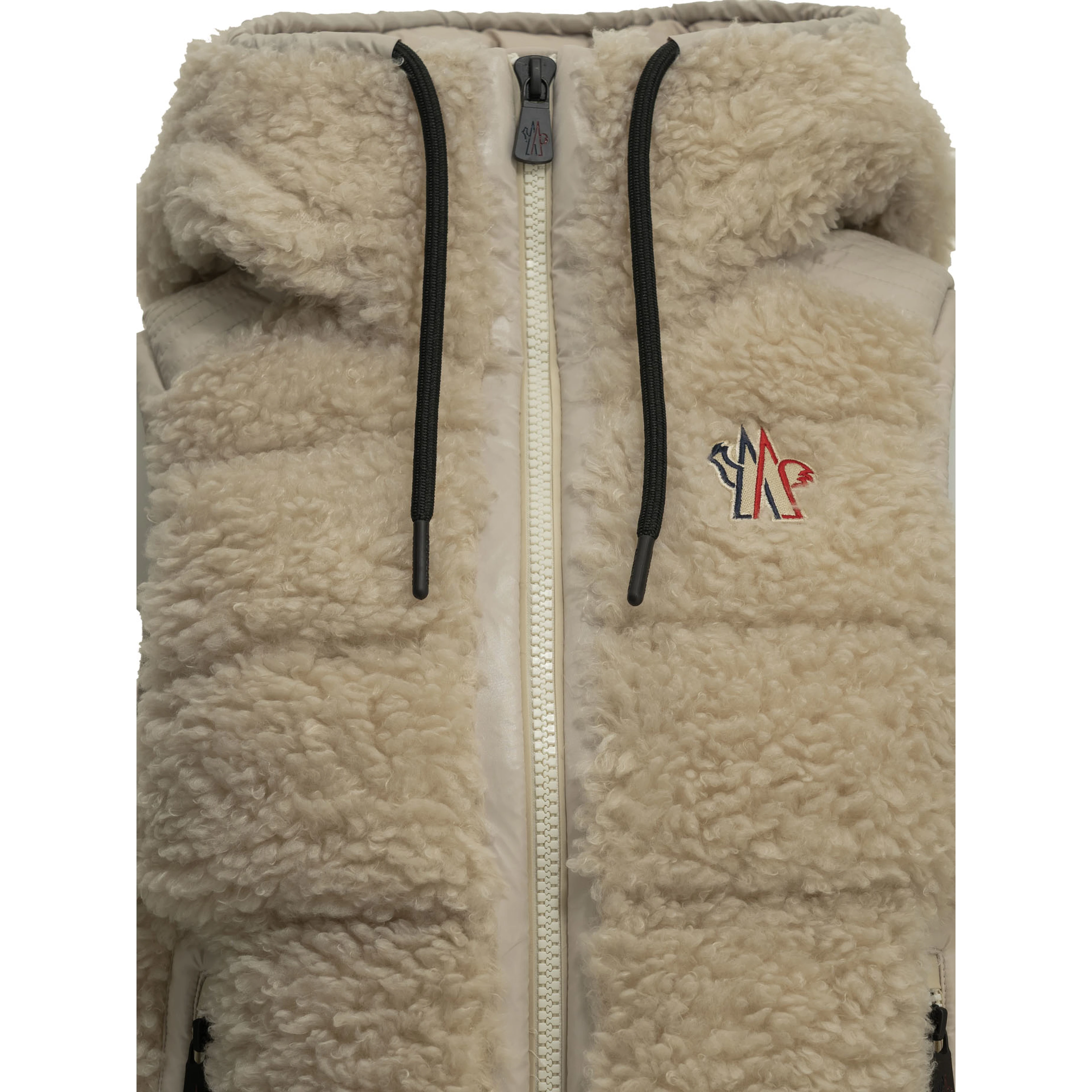 Sleeveless teddy jacket