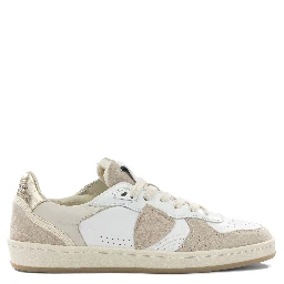 Sneakers & Slip-On
