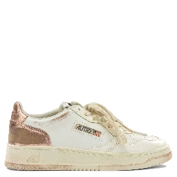 "Medalist Low Super Vintage" Low Top Sneakers