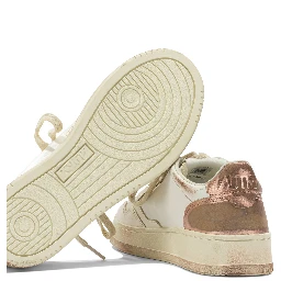 "Medalist Low Super Vintage" Low Top Sneakers