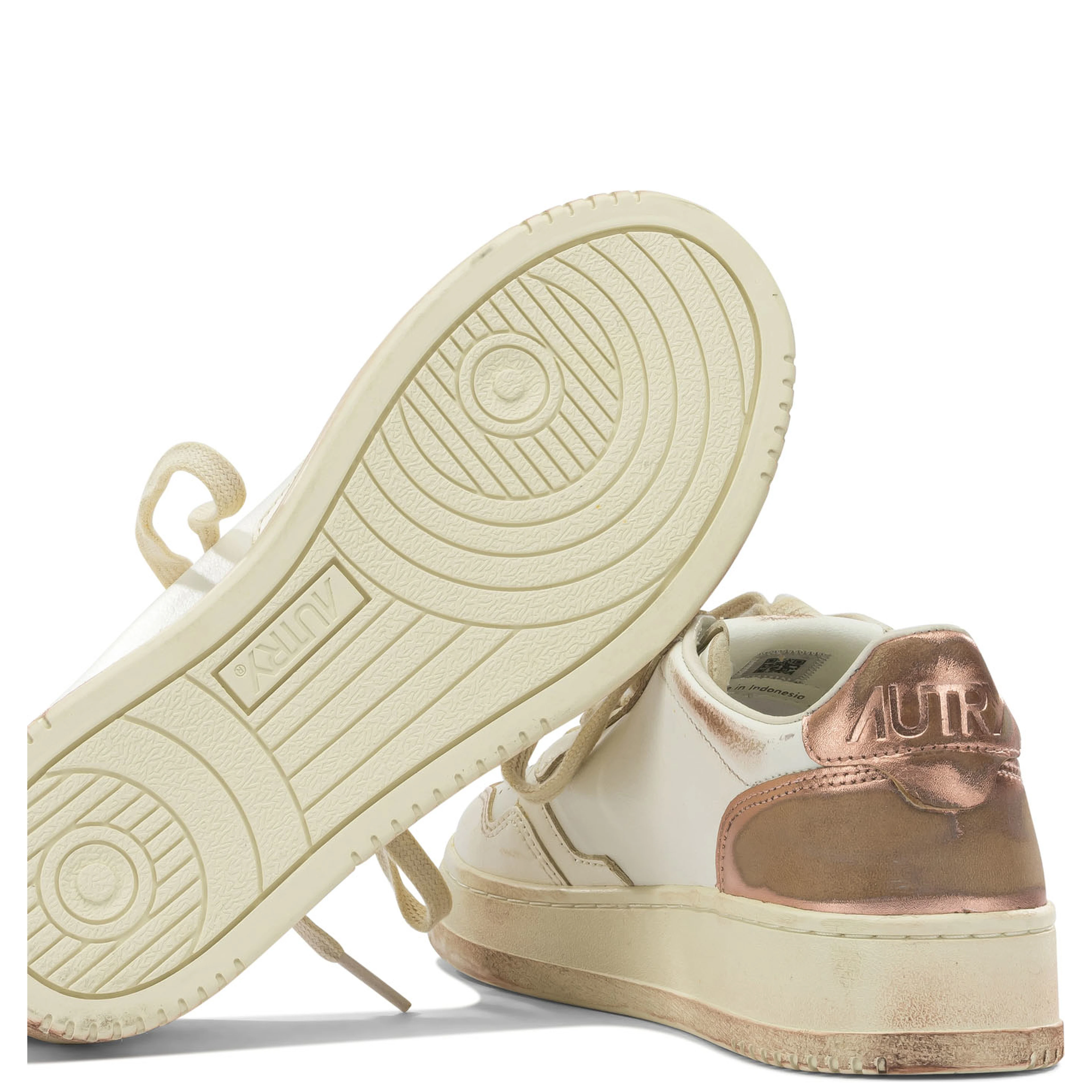 "Medalist Low Super Vintage" Low Top Sneakers