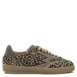 Sneakers & Slip-On