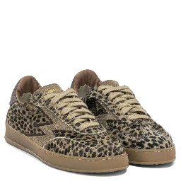 Sneakers & Slip-On