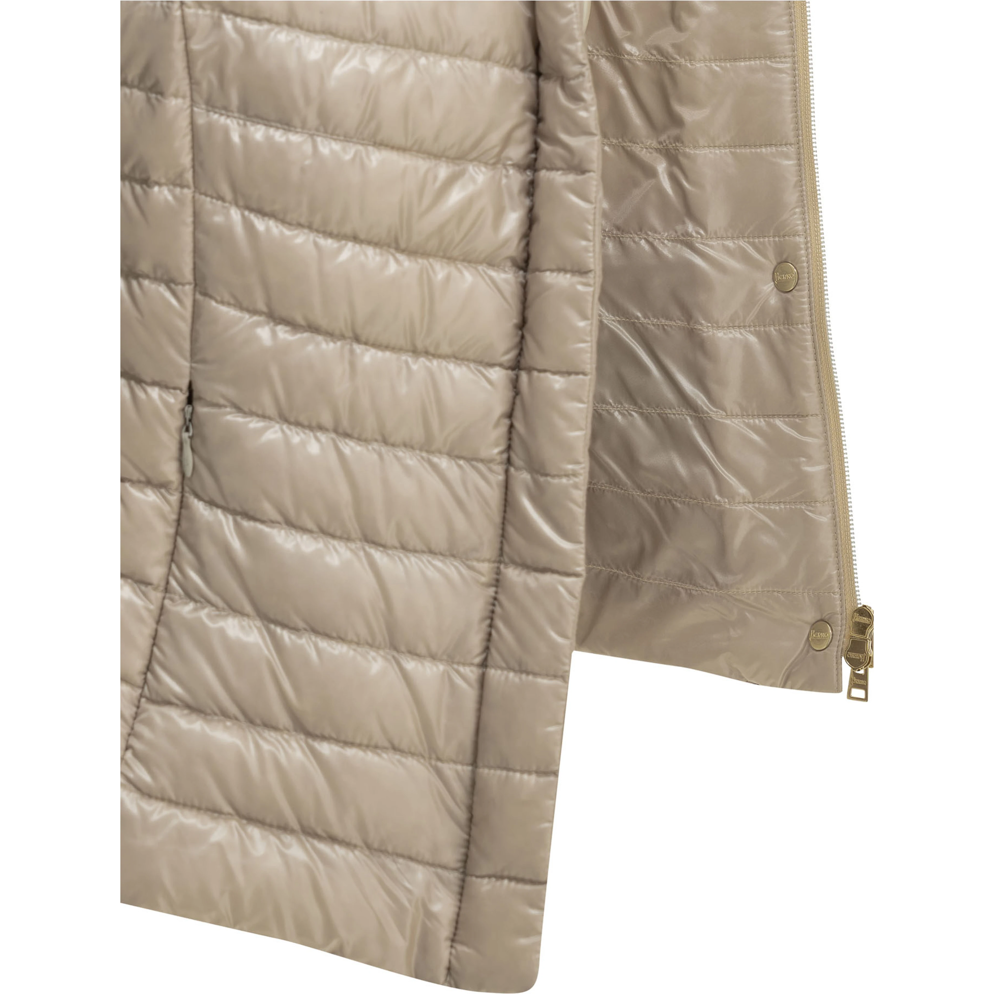 Ultra-light nylon sleeveless jacket