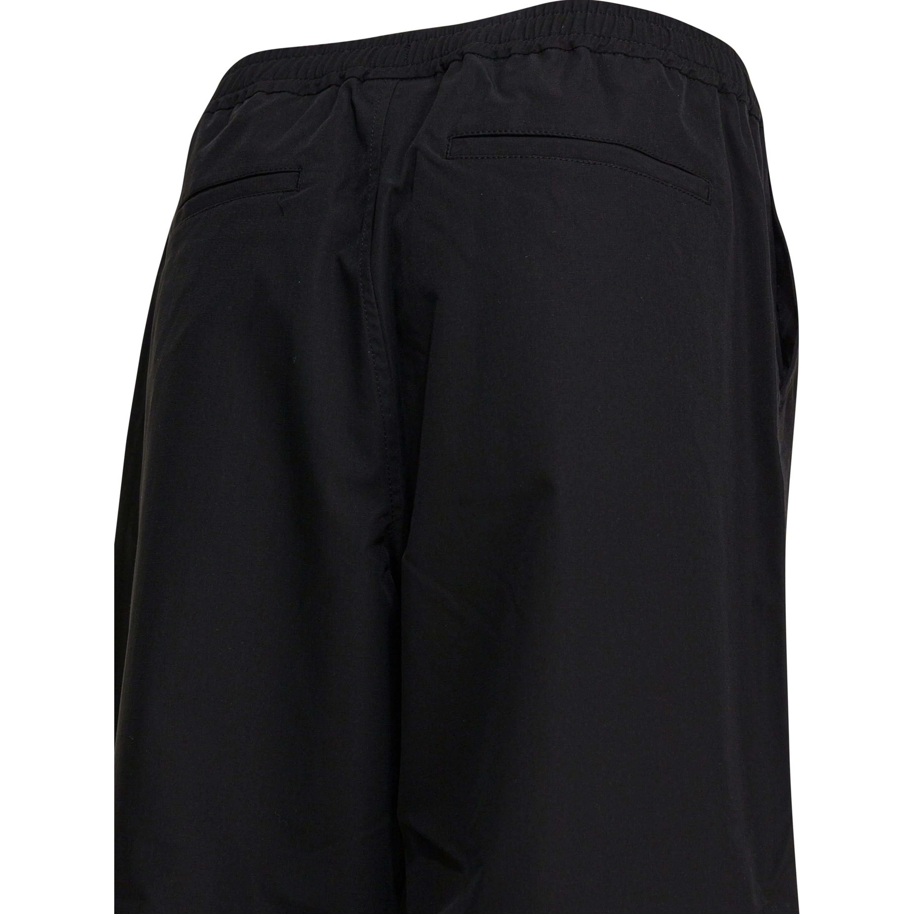 Wide-leg pants