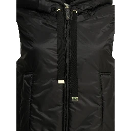 Water-repellent sleeveless jacket