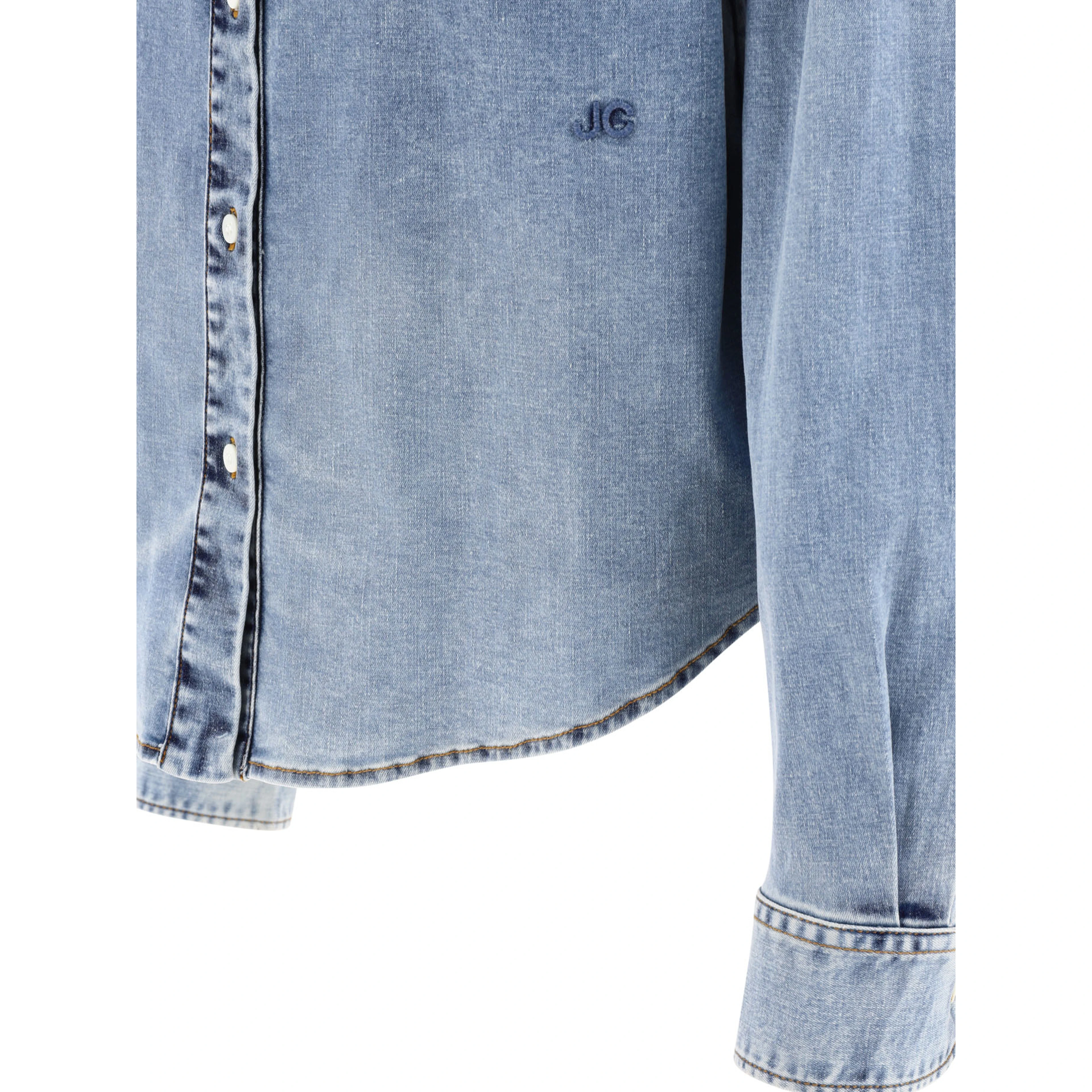 Shirt with cut-out