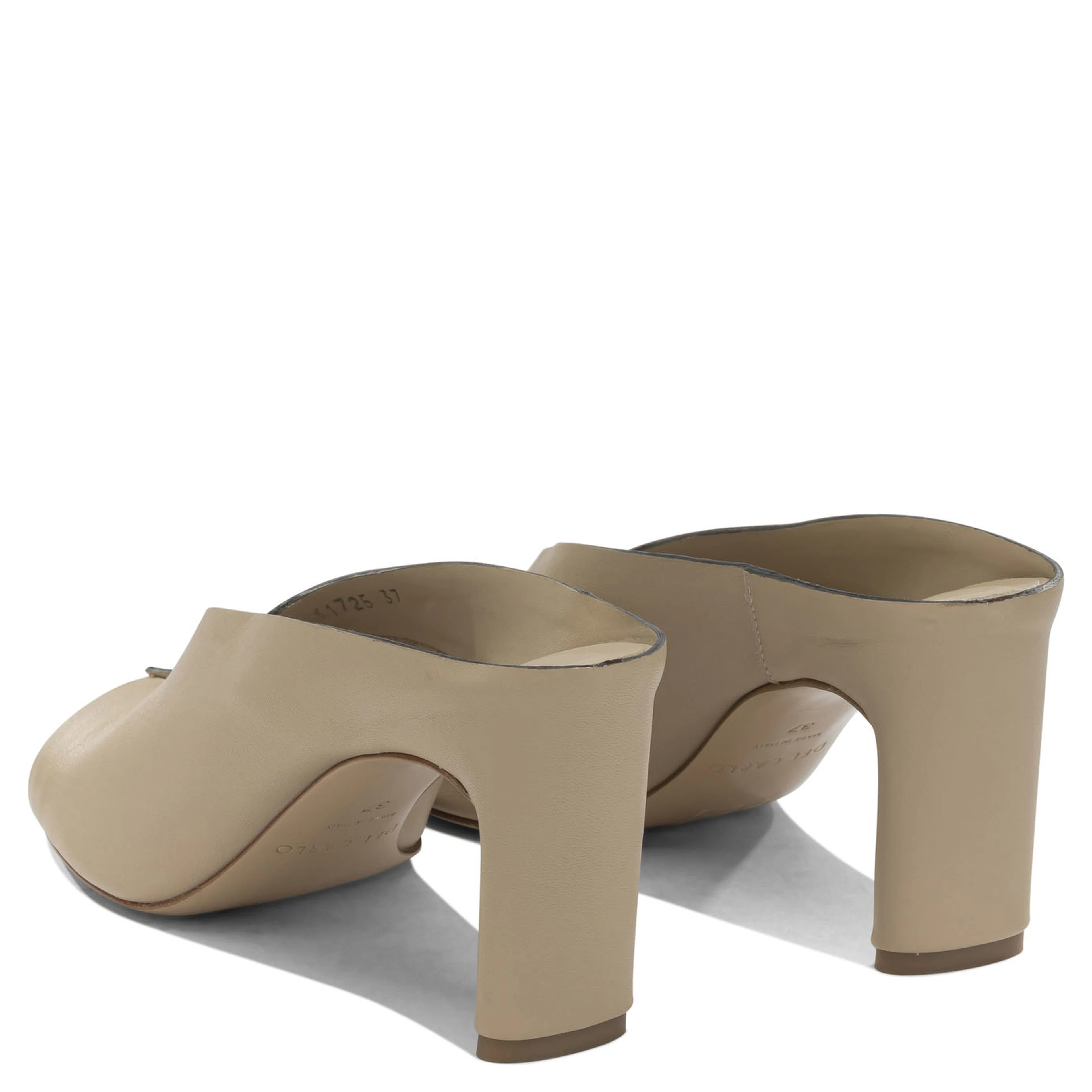 Heeled shoes