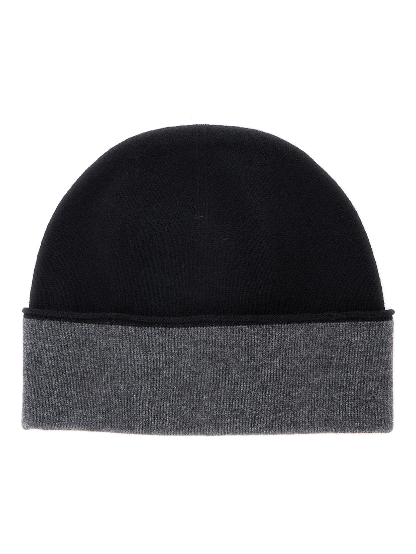 Double-layered beanie in 100% virgin wool and black unisex color