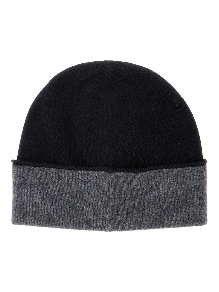 Double-layered beanie in 100% virgin wool and black unisex color alternative
