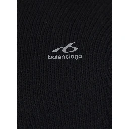 Black Hoodie with fixed hood and logo lettering on the front in cotton for men