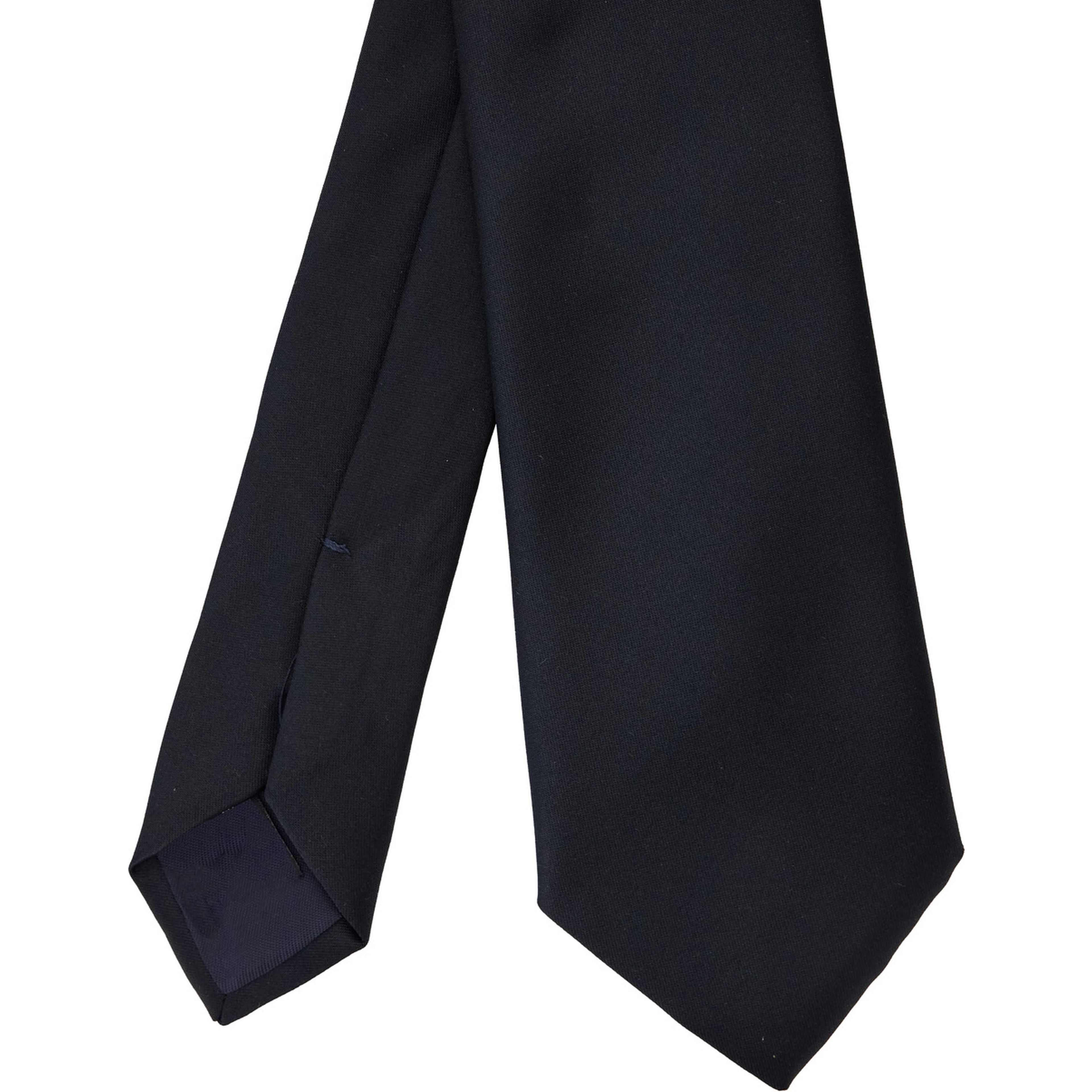 Tie with Knot Closure on the Back in Tech Fabric Blue Man