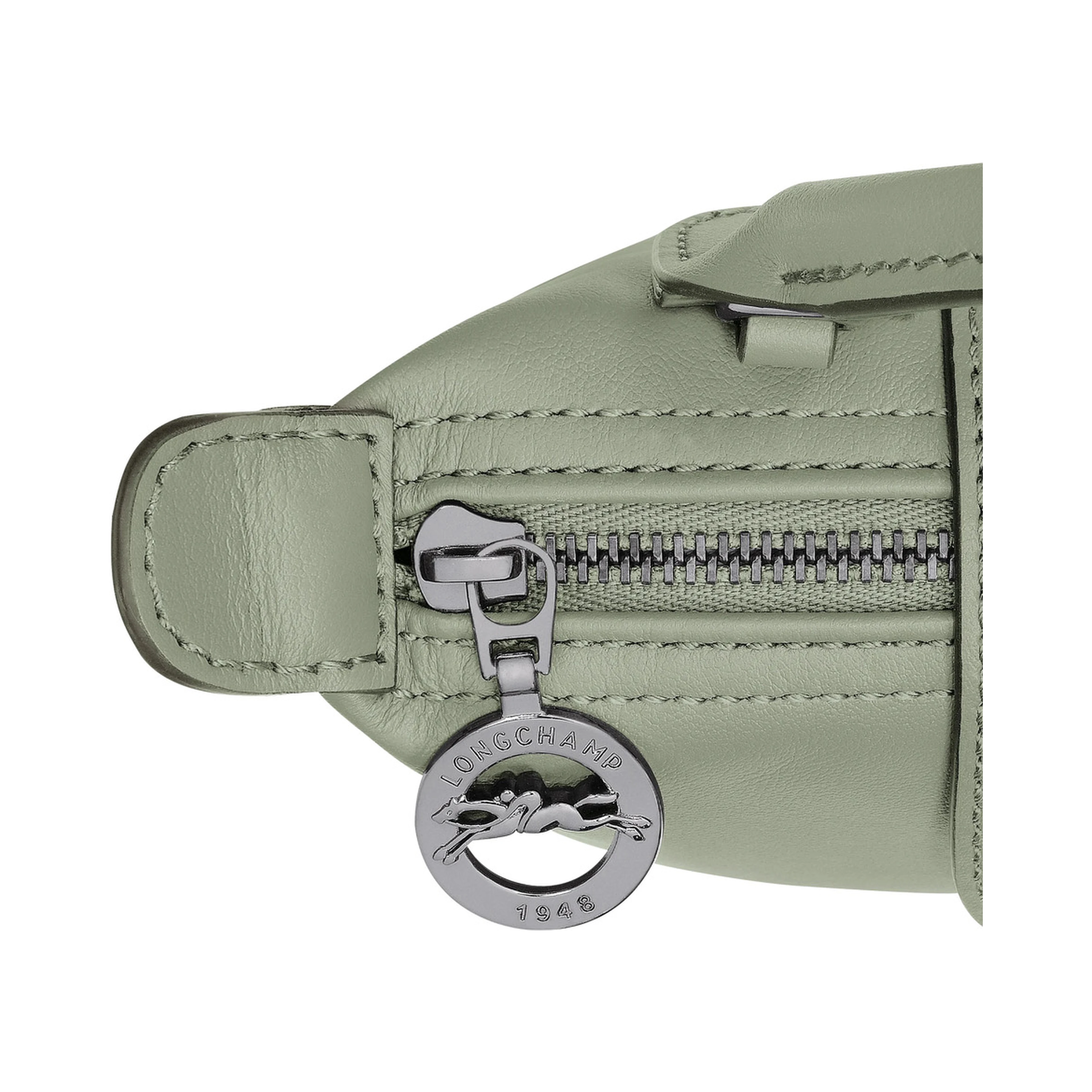 Le Pliage Xtra Gray Handbag with embossed logo on the front and adjustable and removable shoulder strap in leather for women