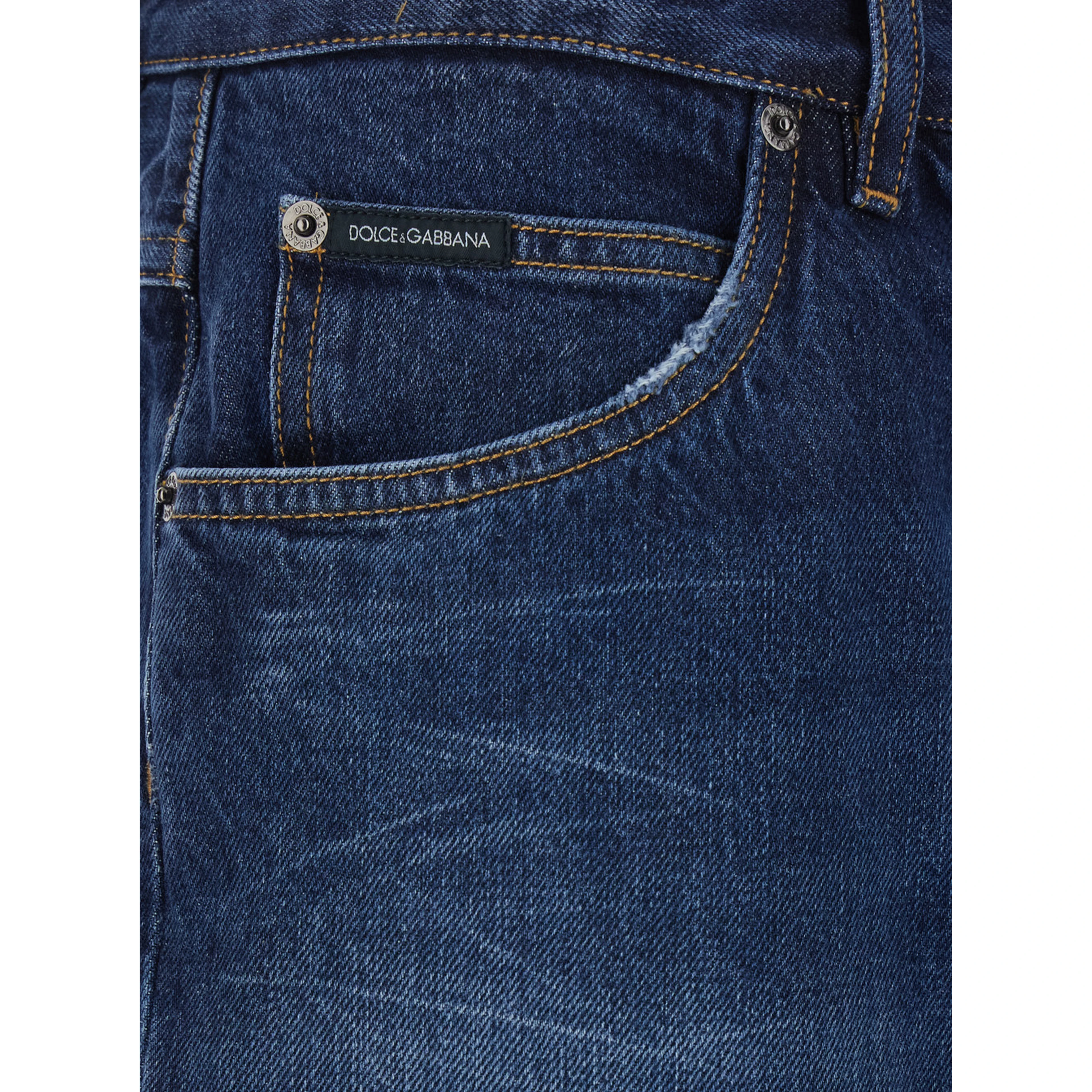 Blue Jeans with Belt Loops and Logo Patch on the Back for Men