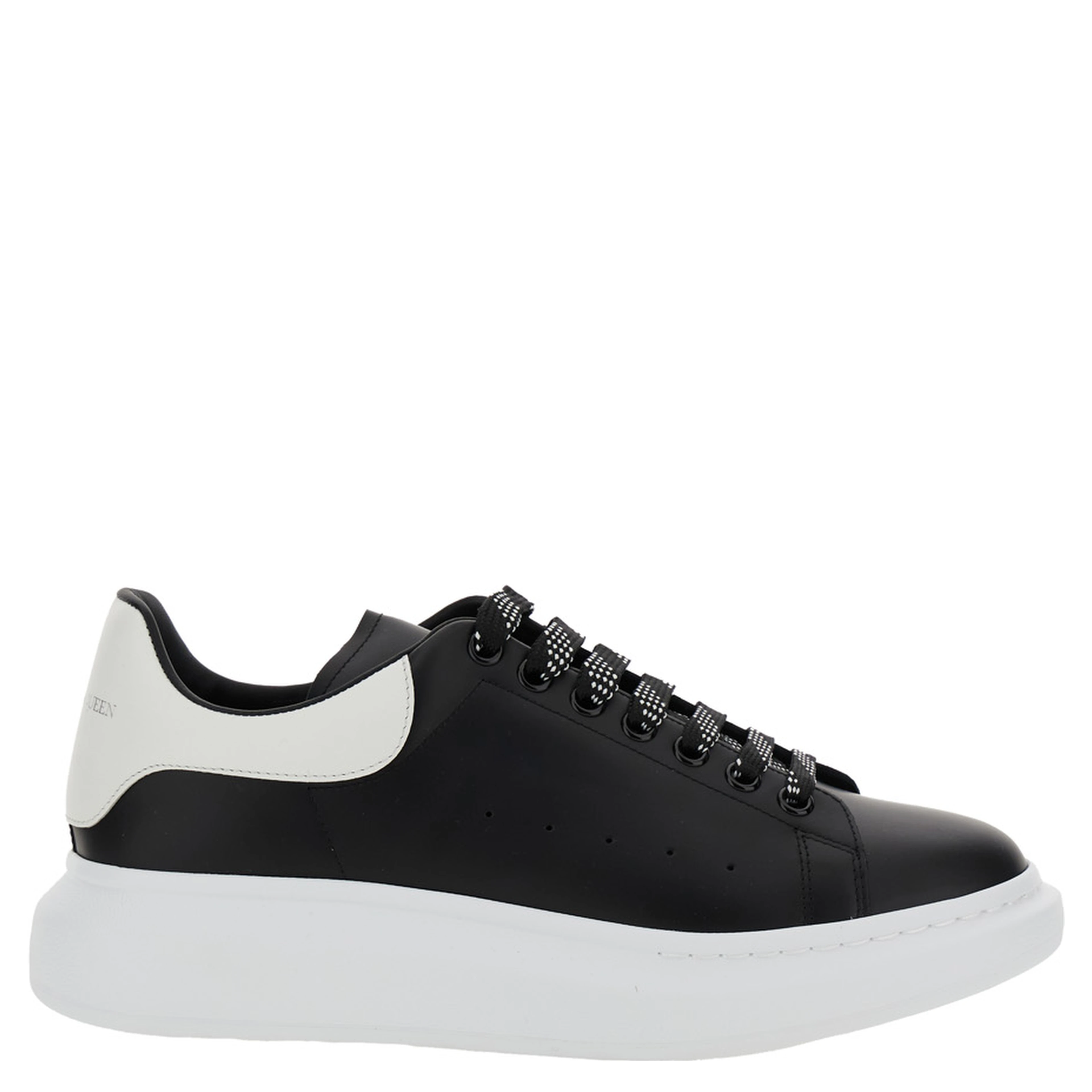 Low Top Sneaker with logo lettering on the tongue in Black Leather for Men
