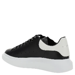 Low Top Sneaker with logo lettering on the tongue in Black Leather for Men