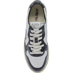 Sneakers Medalist Low-Top with Side Logo in White and Black for Men