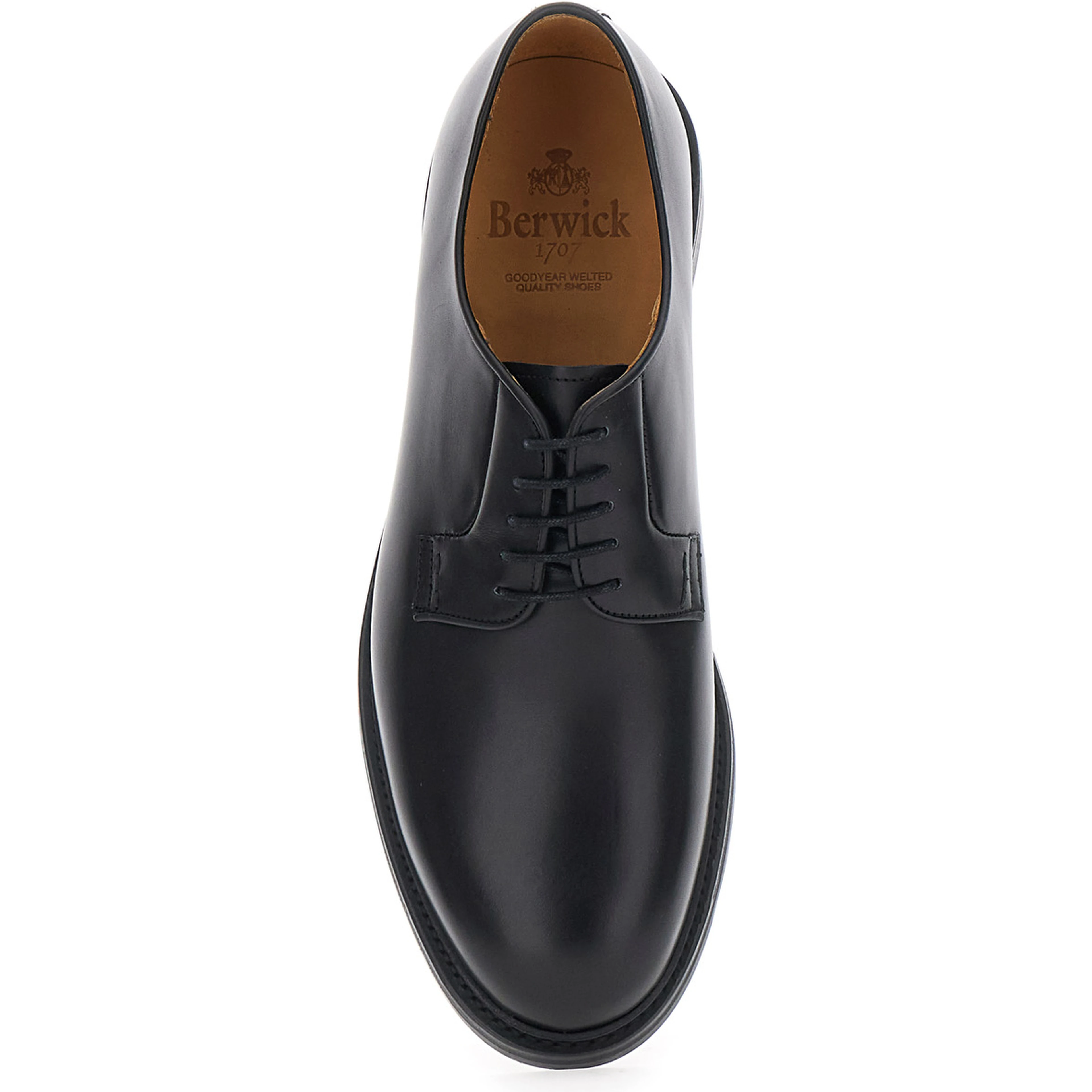 Black lace-up shoe with rounded toe and front laces in leather for men