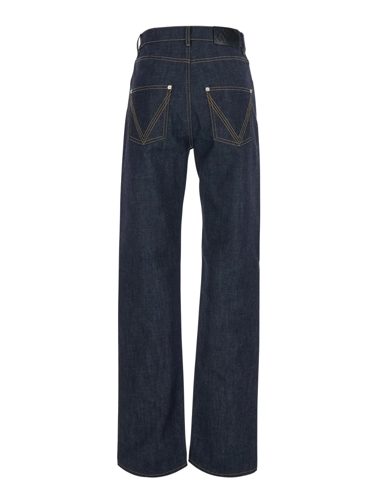 Blue Jeans with contrasting stitching and logo patch on the back in denim for women alternative