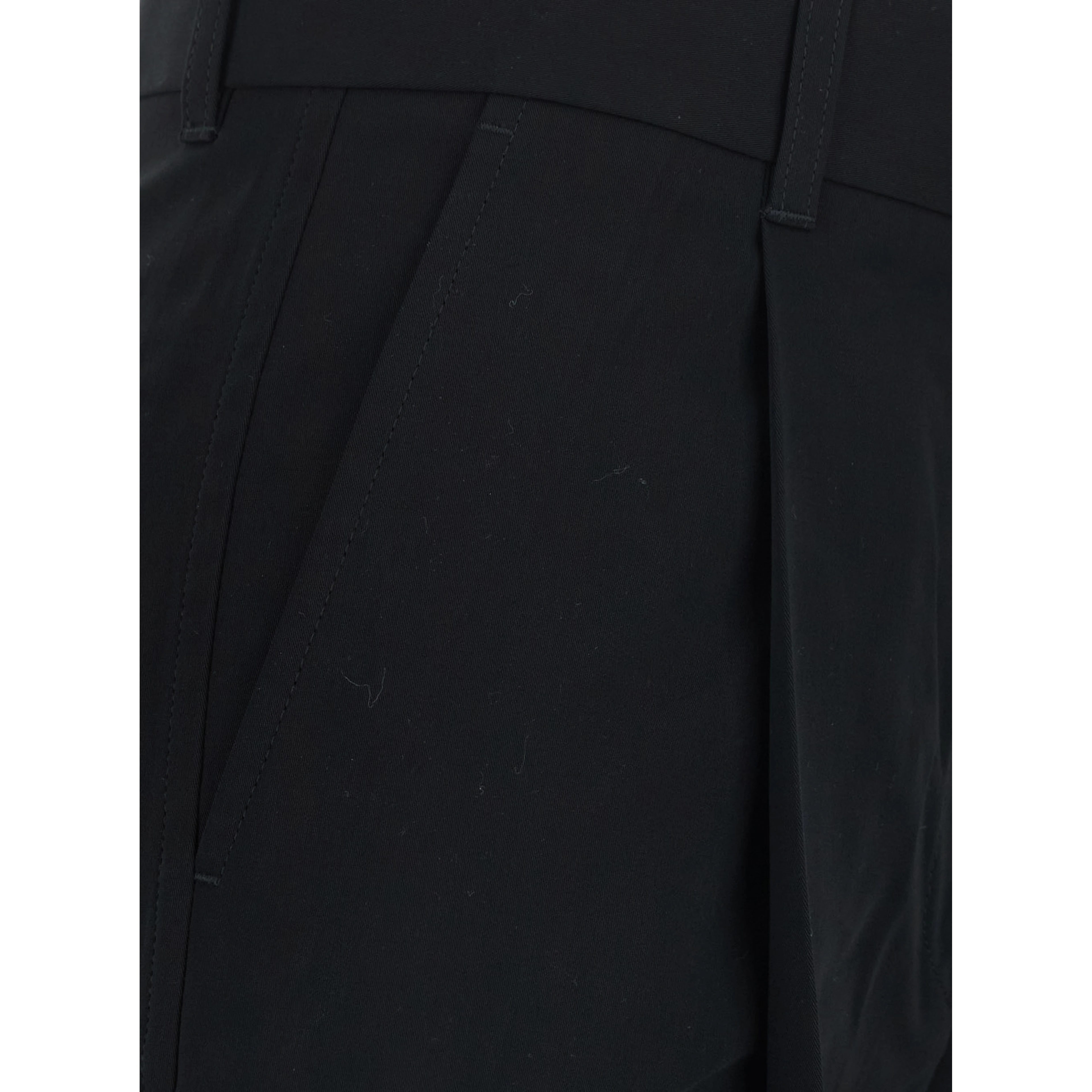 Black Pants with button and zip closure at the front and single pleat at the front in cotton for women