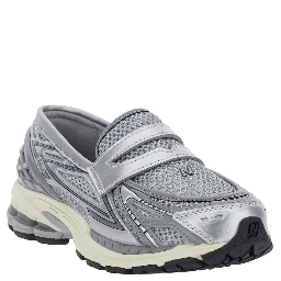 LIFESTYLE Silver Colored Sneakers with Rubber Sole and logo on the front in Leather and Fabric Unisex