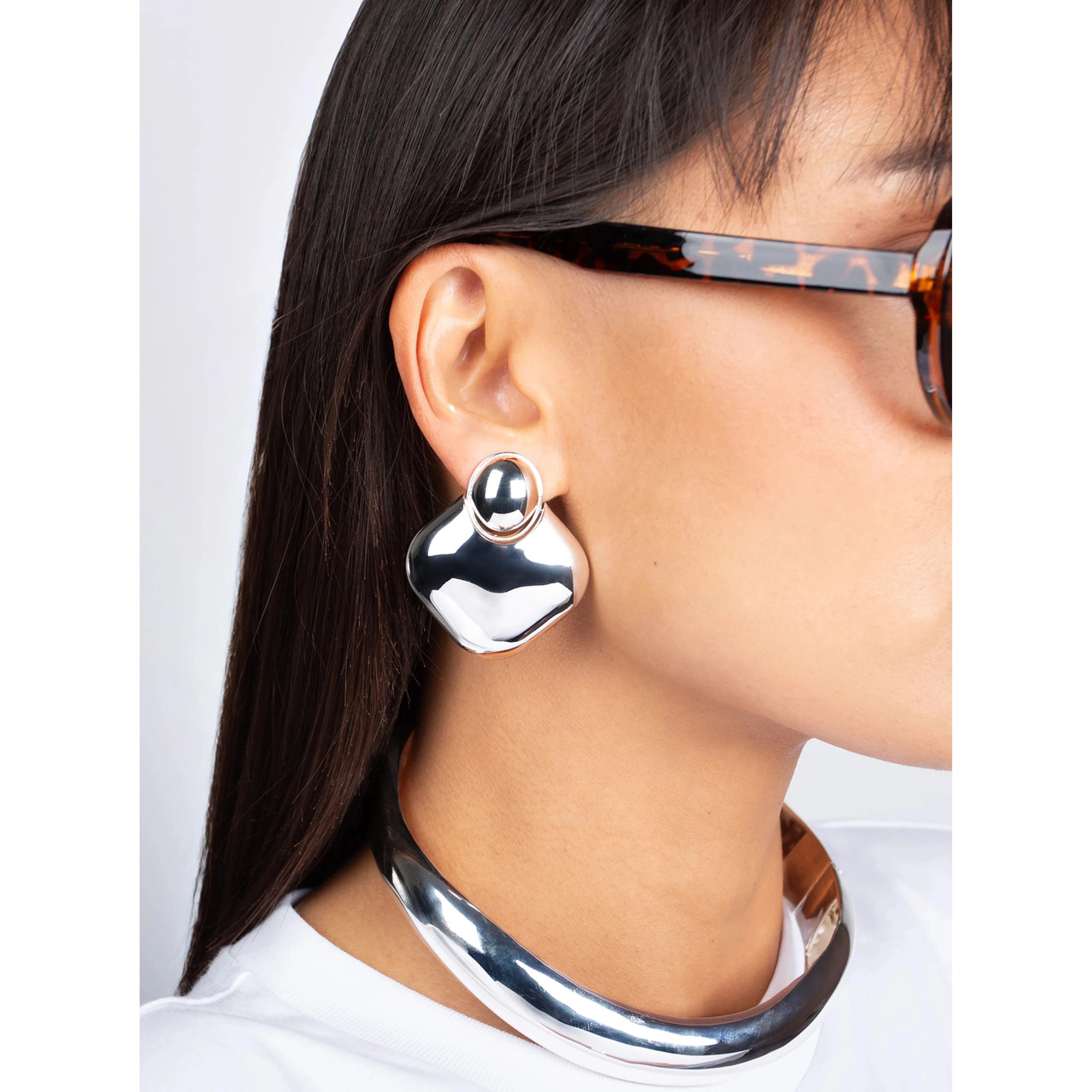 EARRING LILY Earrings with elegant design and refined details in Metal for women