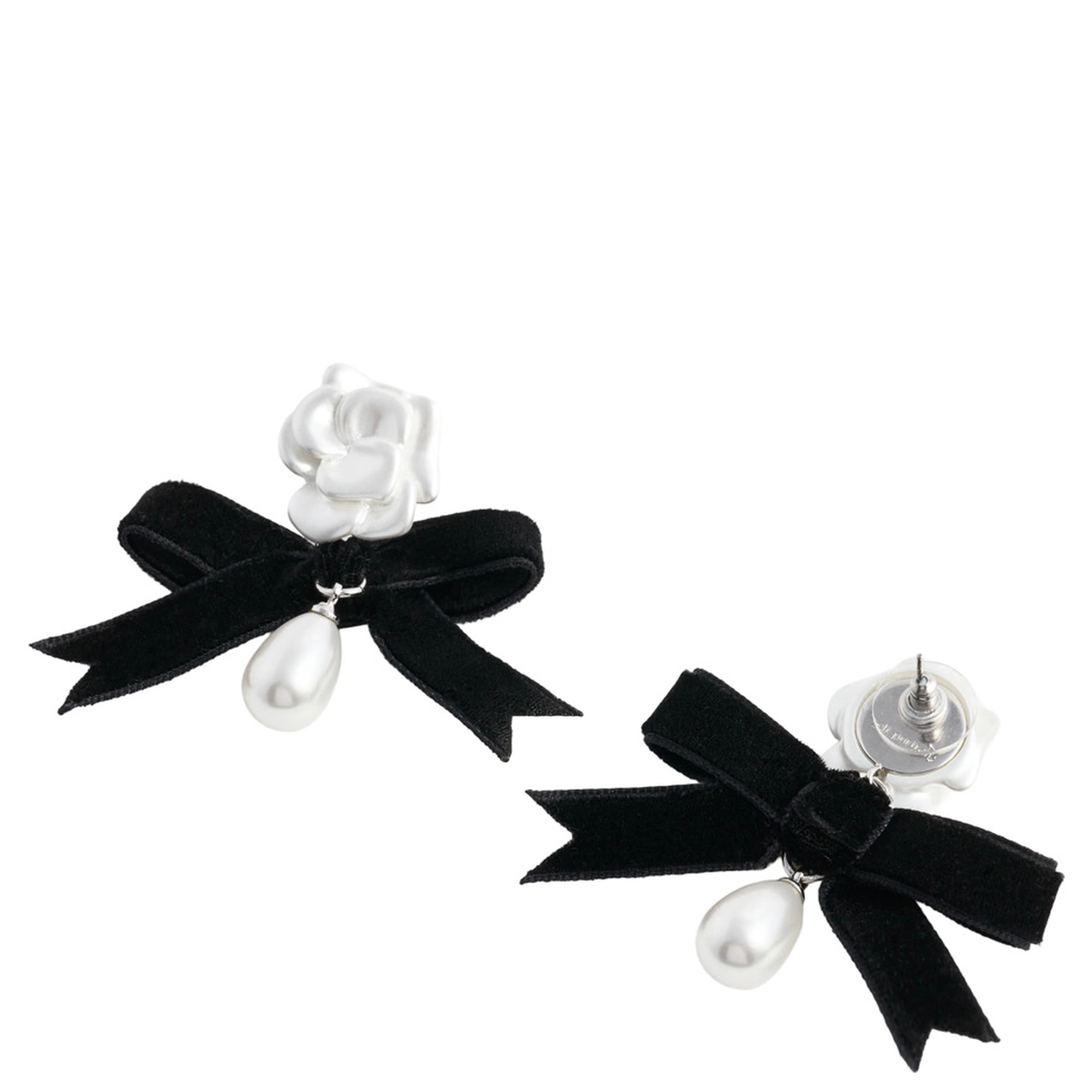 white Earrings with pearls and bow detail in bronze women