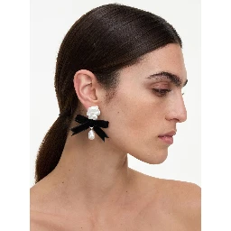 white Earrings with pearls and bow detail in bronze women