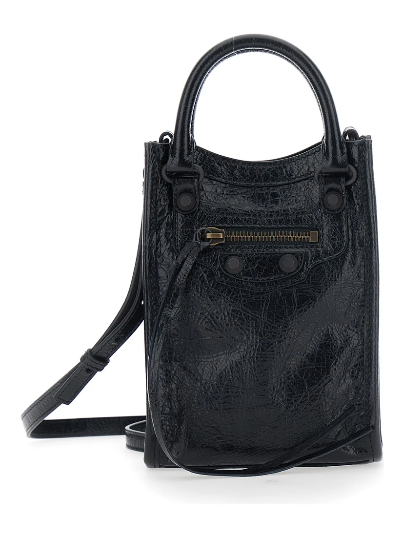 Le City Black Shoulder Bag with Adjustable and Removable Strap and Zip Pocket on the Front in Leather for Women