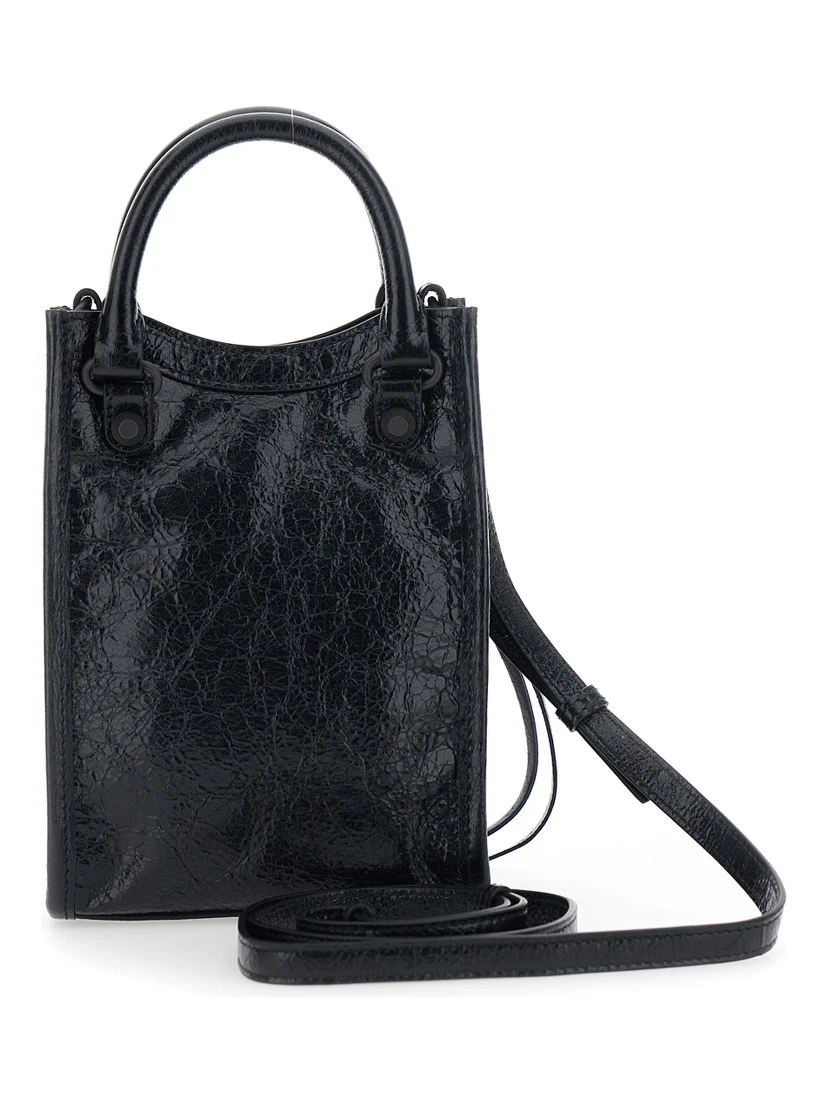 Le City Black Shoulder Bag with Adjustable and Removable Strap and Zip Pocket on the Front in Leather for Women