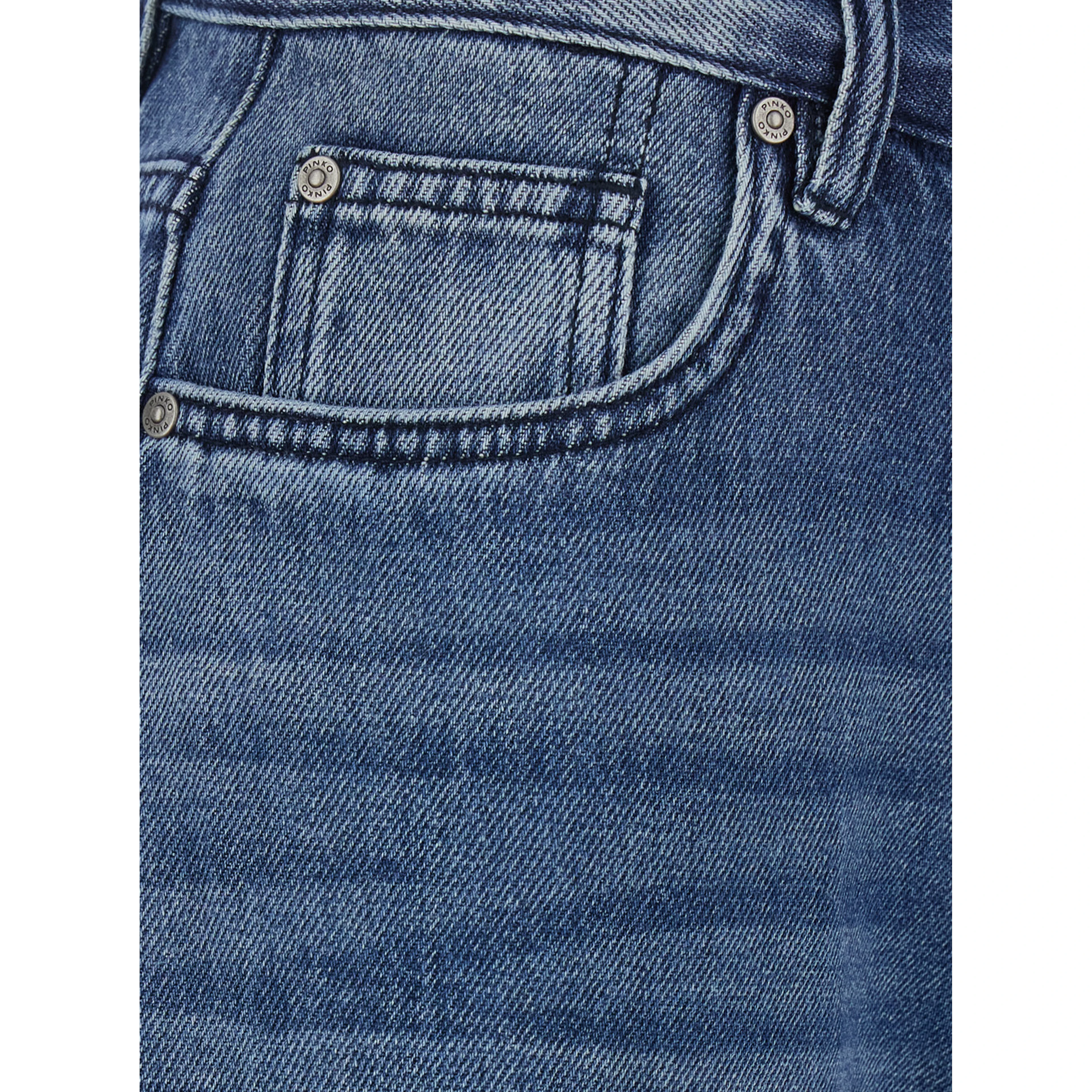 Emma Blue Jeans with logo patch on the back and faded effect in denim women