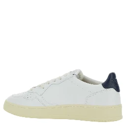 Sneaker Medalist Low with Contrast Pull-tab in White Leather Men
