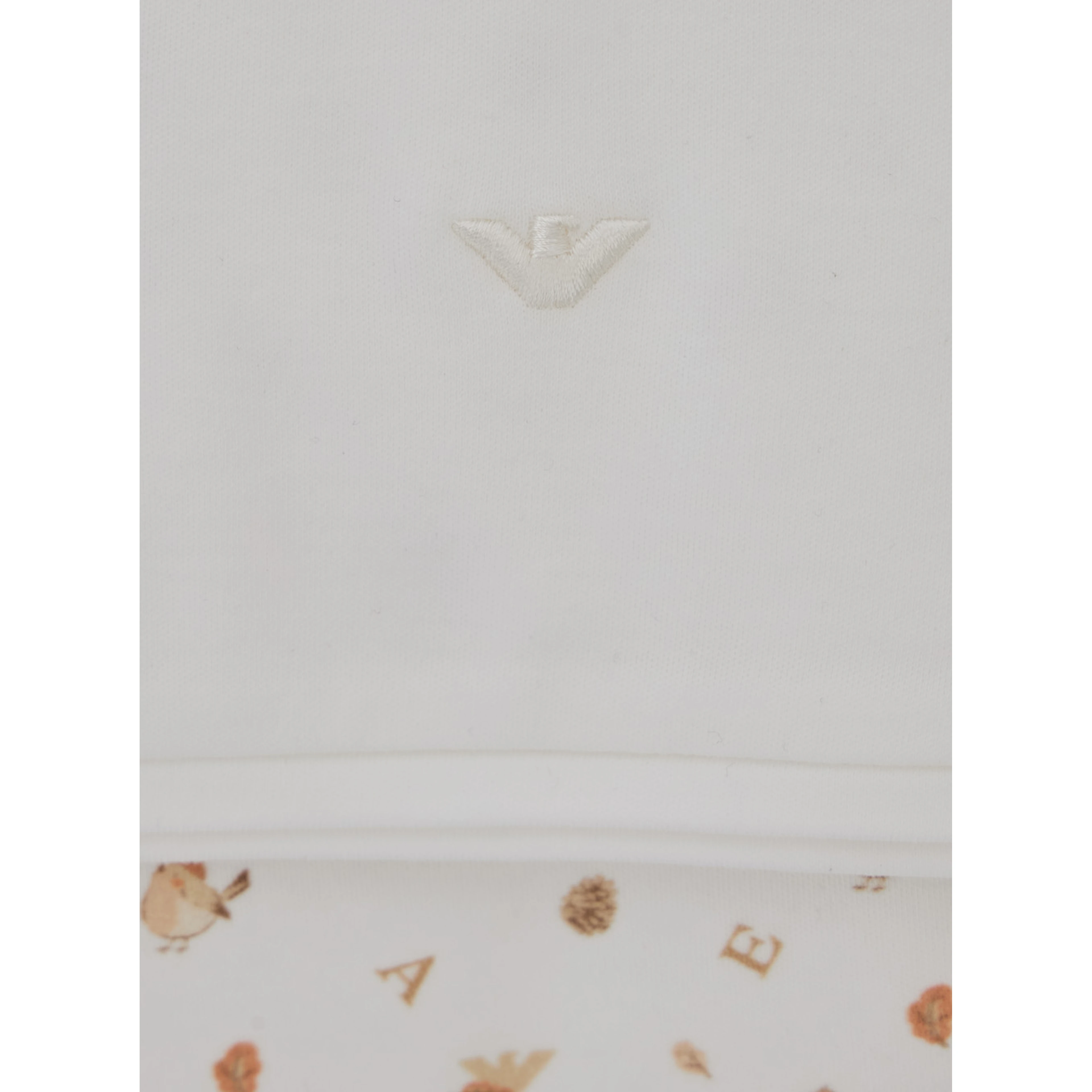 White Blanket with logo patch on the front and logo print in cotton baby
