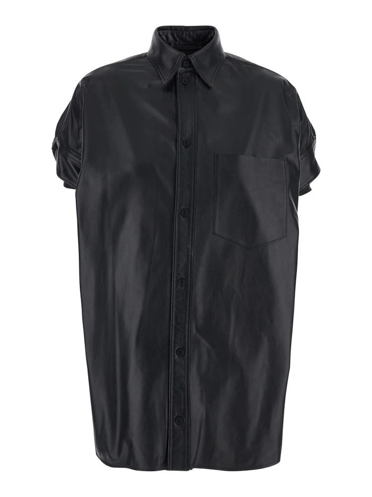 Shirt with classic collar and front pocket in black leather for women