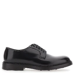 Black Oxford Shoes with rounded toe and laces on the front in leather for men