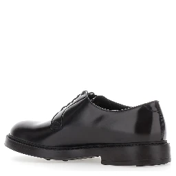 Black Oxford Shoes with rounded toe and laces on the front in leather for men