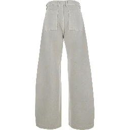 THE BOW CARGO is a jeans with side pockets and button closure. Made of cotton, white color, unisex.