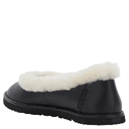 Black ballet shoes with fur lining in leather for women