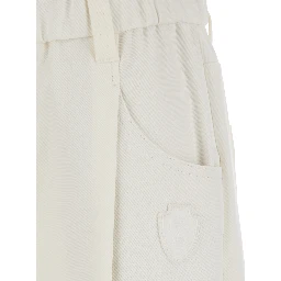 White Pants with pleats and Patch pockets on the back in cotton for women