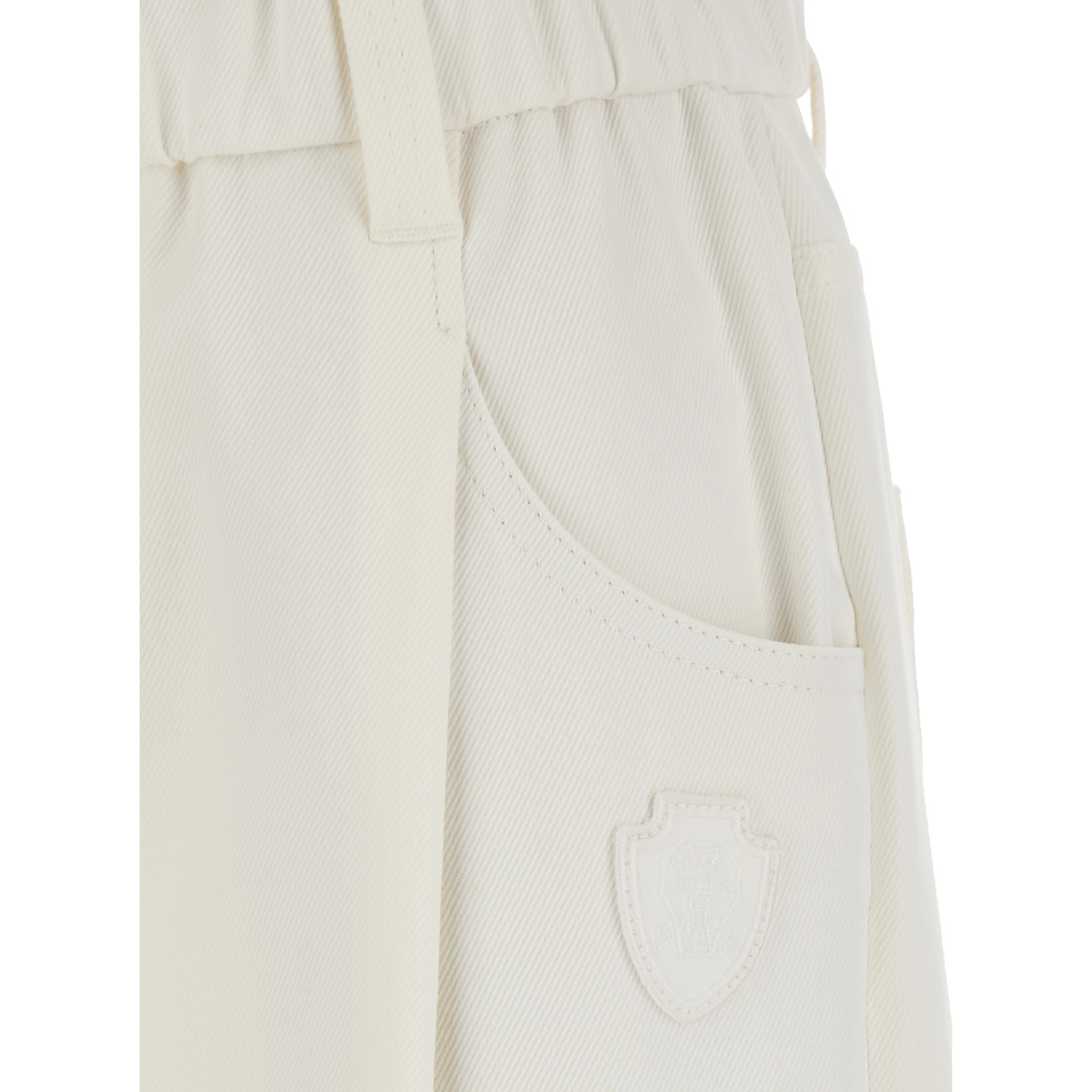 White Pants with pleats and Patch pockets on the back in cotton for women
