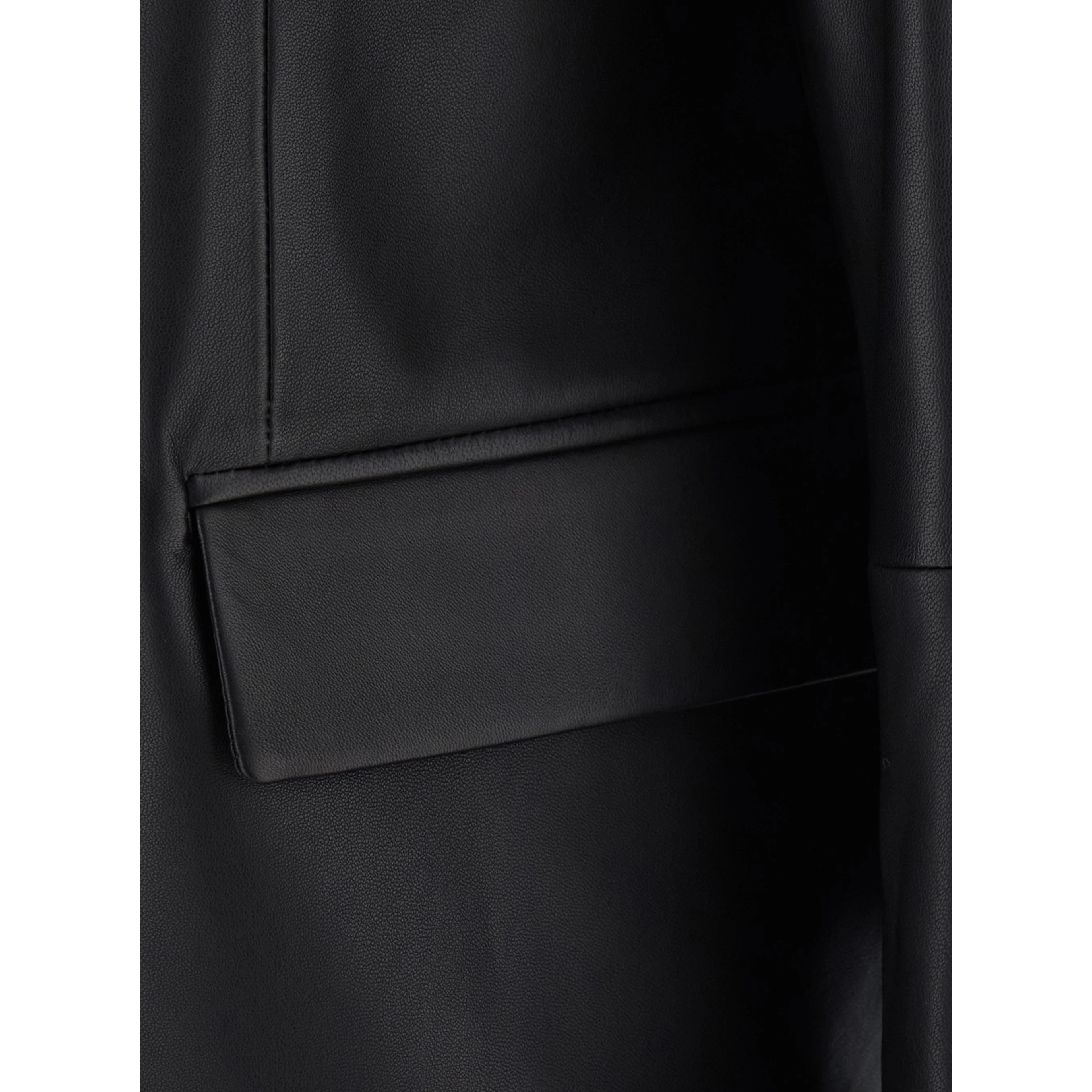 Short leather blazer with elegant details in black leather for women