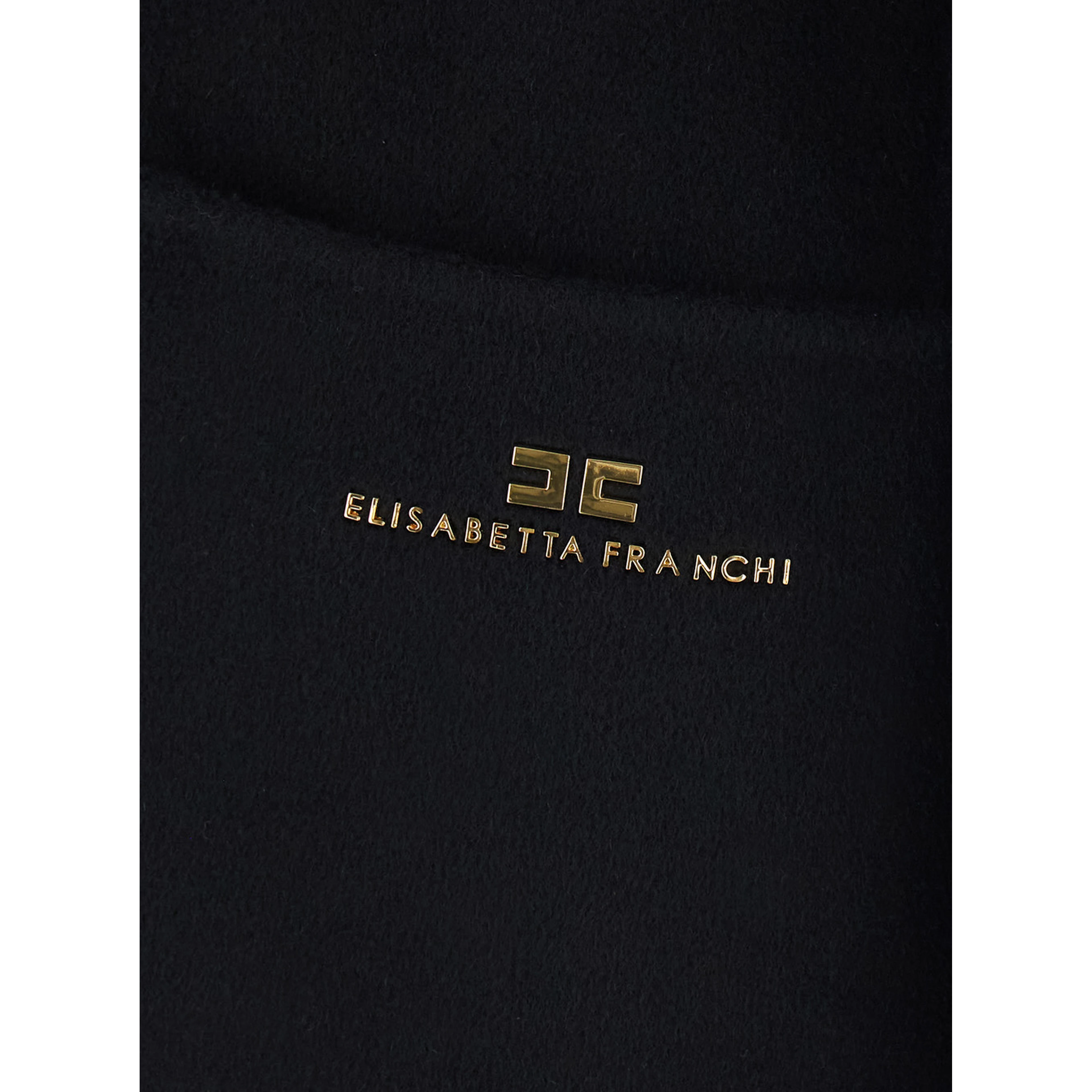 Belted coat with notched revers and long sleeves in black tech fabric for women