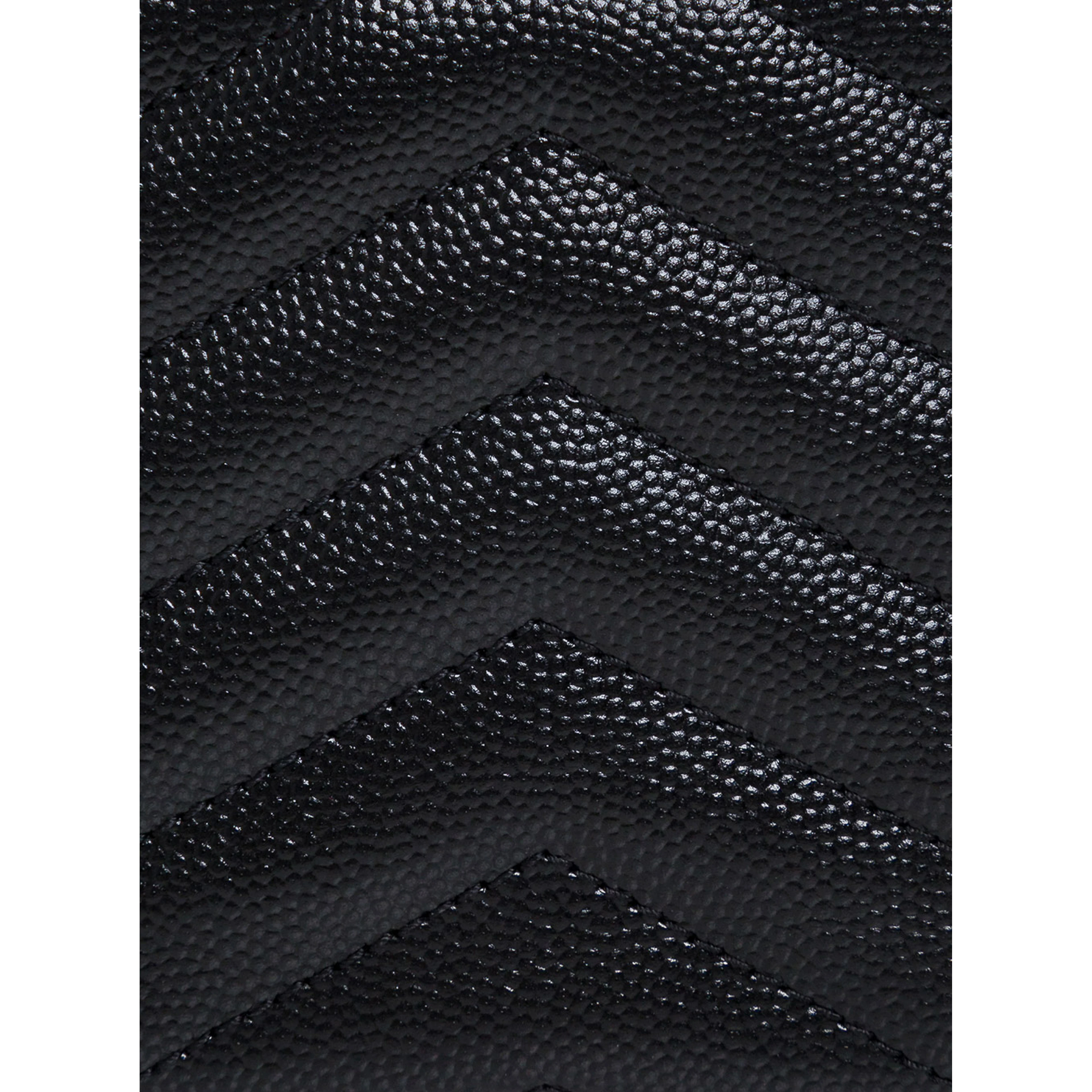 Wallet Chevron with Metal Logo in Black Leather for Women