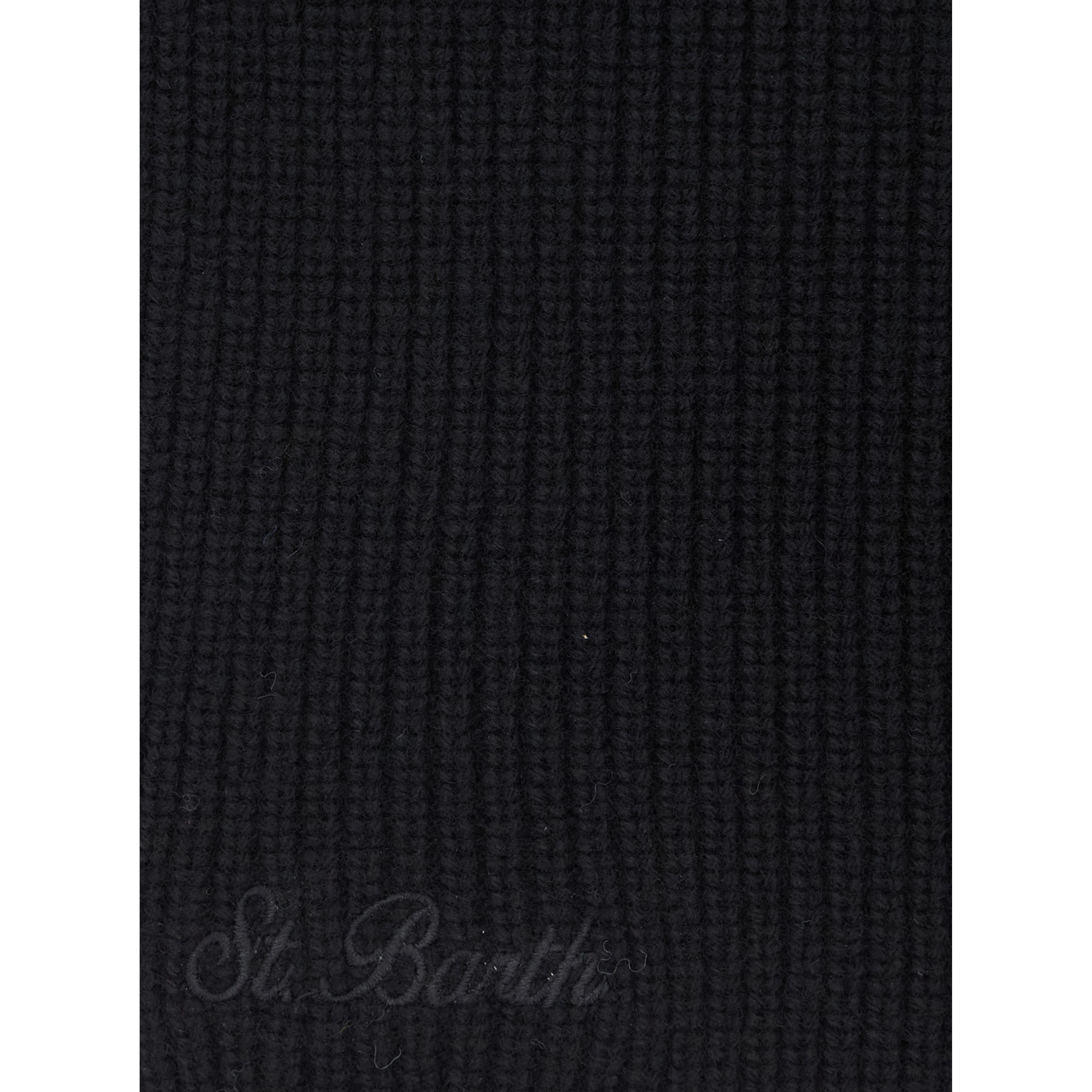 Scarf with elegant design in wool and black color for unisex