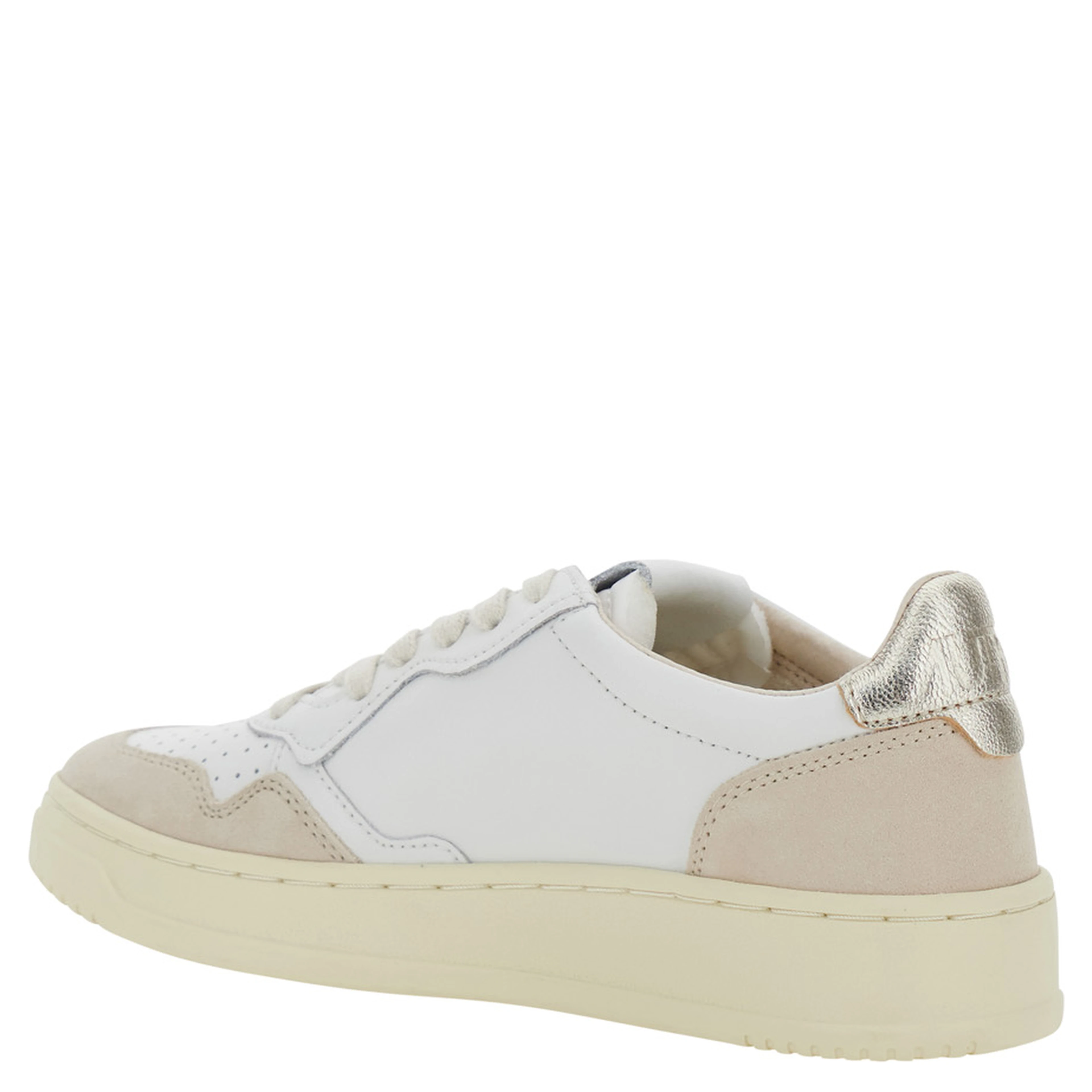 Sneaker Medalist Low Top with Logo Patch on Tongue and Side in White Leather Women