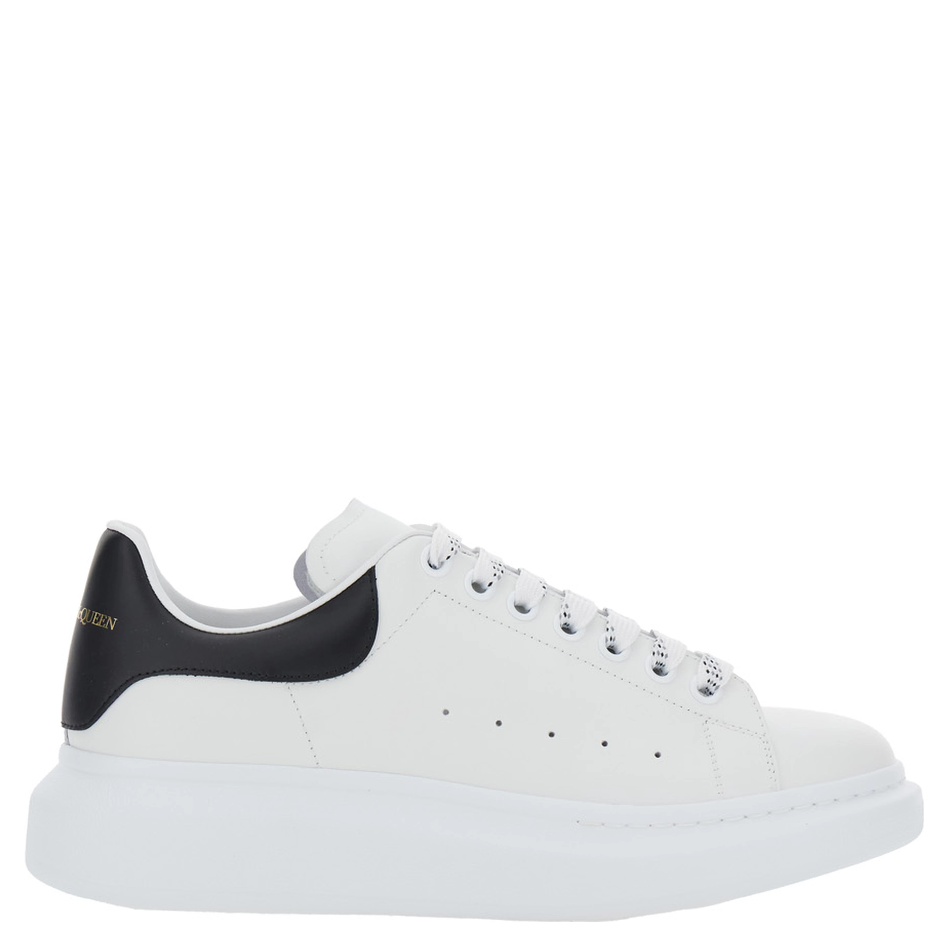 Low Top Sneaker Alexander McQueen with logo lettering on tongue and contrasting heel in white and black leather for men