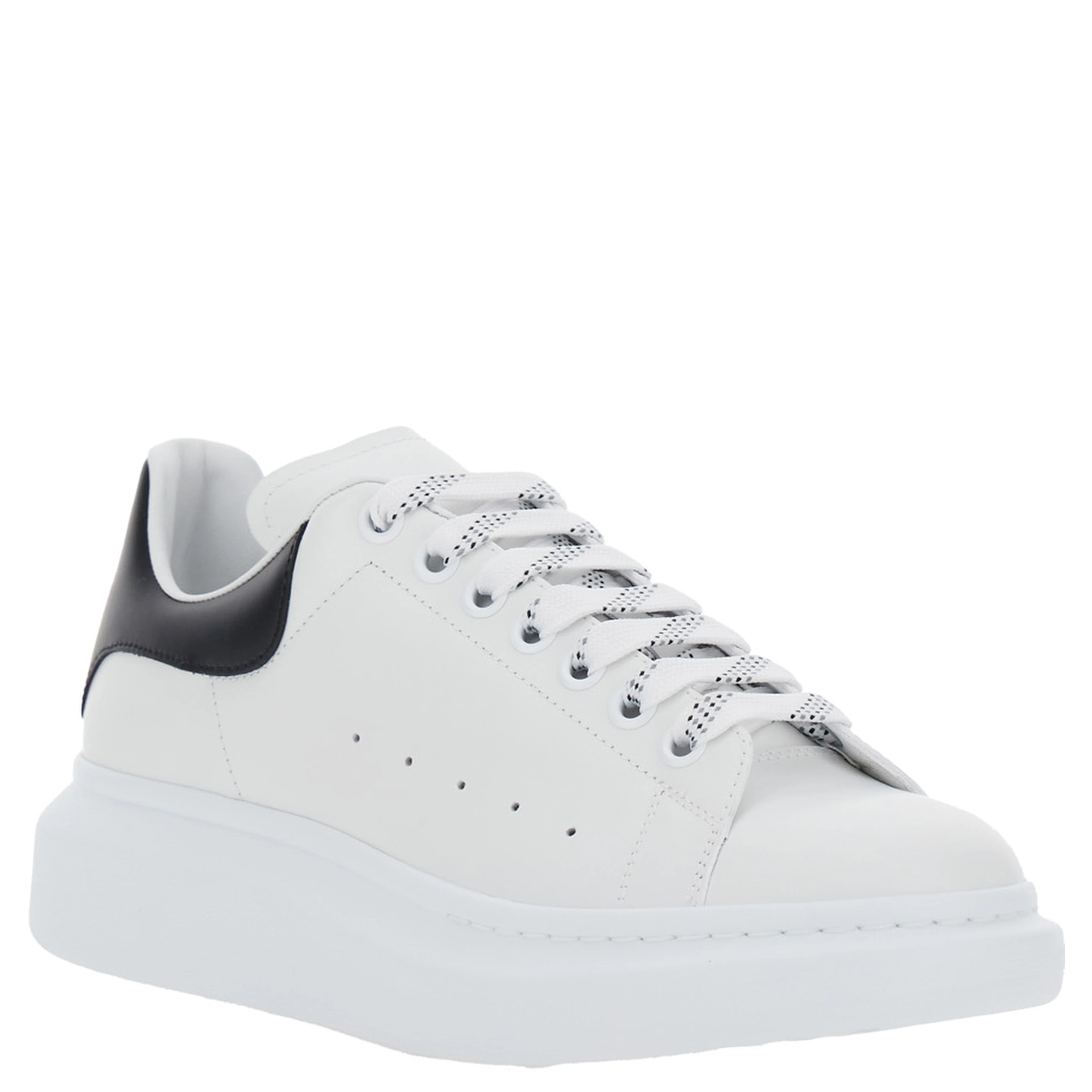 Low Top Sneaker Alexander McQueen with logo lettering on tongue and contrasting heel in white and black leather for men